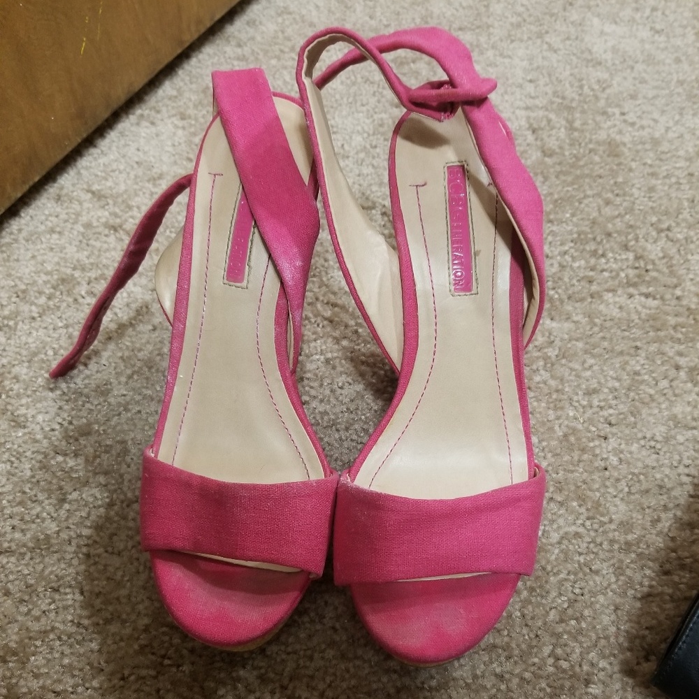 Size 6.5 bcbg wedges